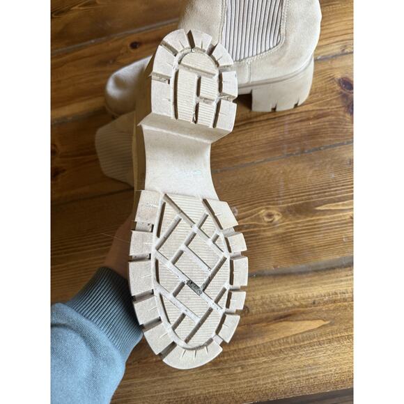 Steve Madden Hutch Chunky Platform Chelsea Boots sz 8.5 Beige Suede Combat Ankle - Picture 4 of 5